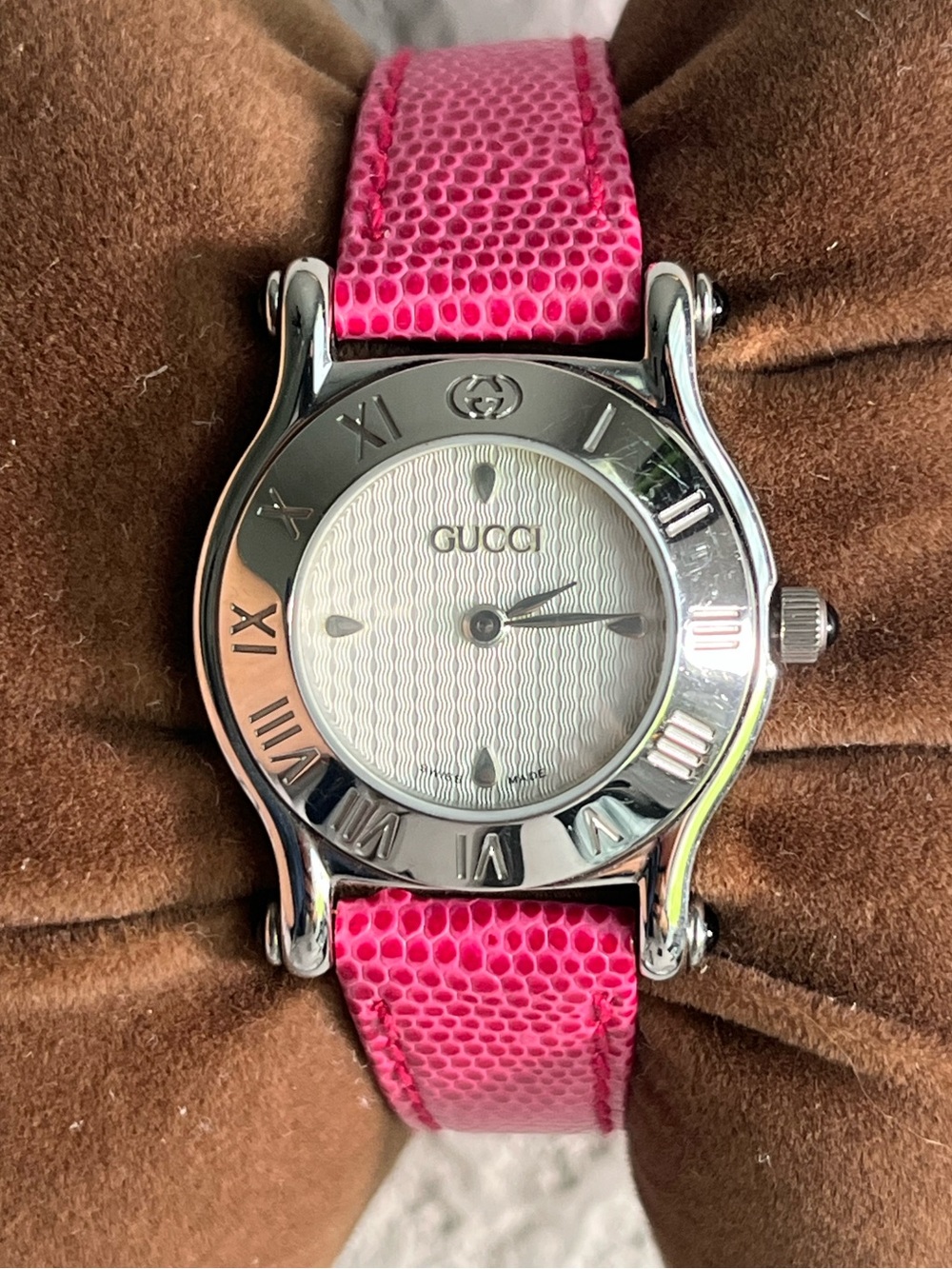 GUCCI 6500L Vintage watch belt type watch.